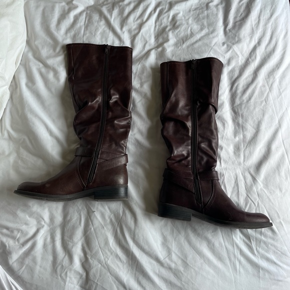 Brown knee boots - Picture 2 of 7